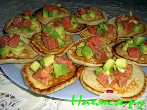 Блинчики с авокадо и семгой