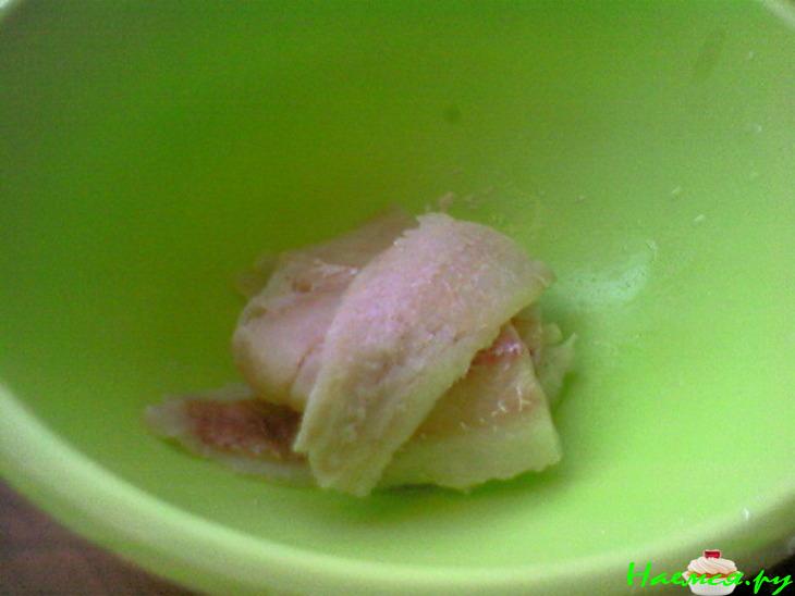 Жареная рыба с зелёным соусом