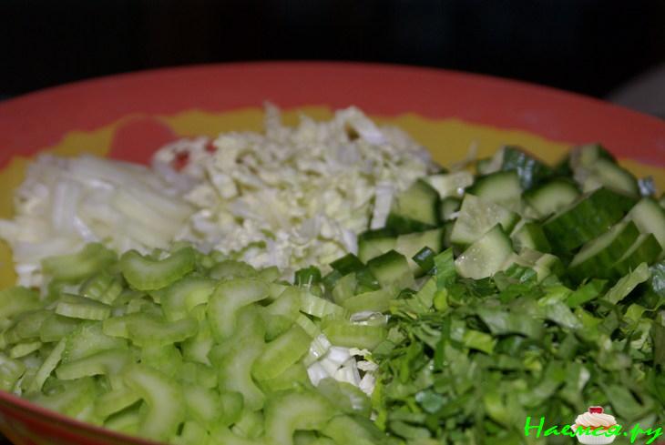 Салат "Зелёный" с орехами Салат "Зелёный" с орехами