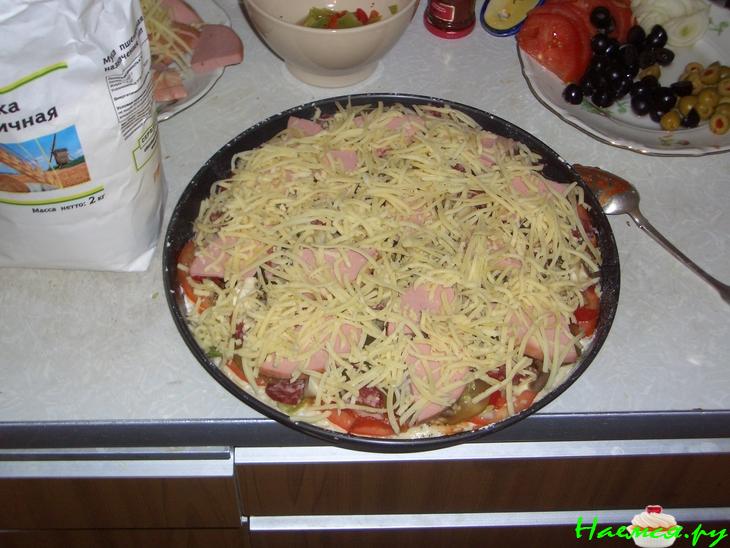 Пицца ассорти на толстом тесте