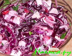 Салат из красной капусты с индейкой