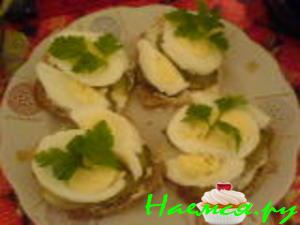 Бутики с яйцом и огурчиком