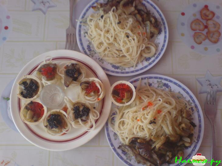 Спагетти + грибочки