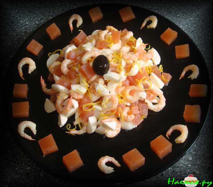 Моцарелла с креветками и желе из помидоров