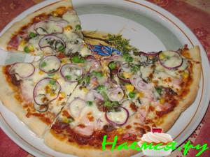 Пицца мясная и соус для пиццы Пицца мясная и соус для пиццы