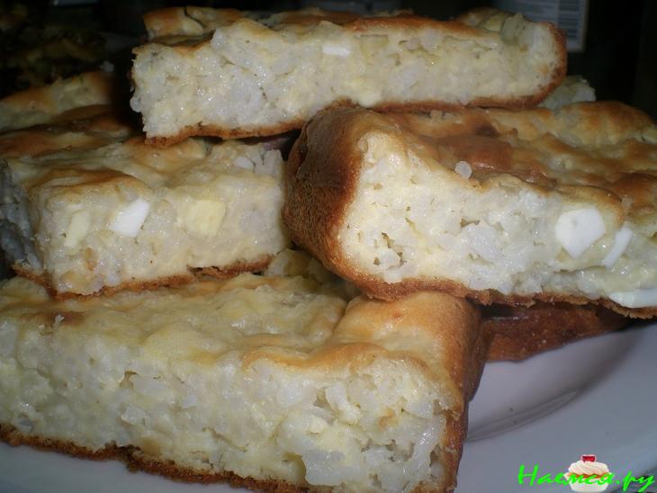 Пирог "Гость на пороге" с рисом и яйцами