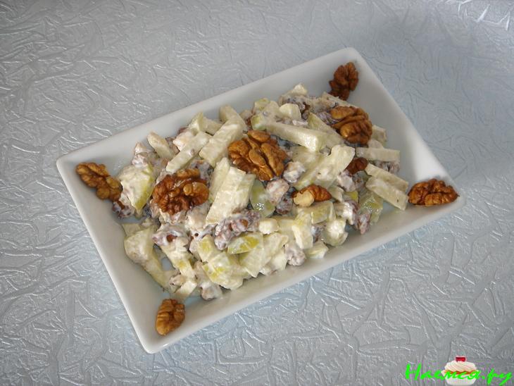 Салат из грецких орехов с яблоками