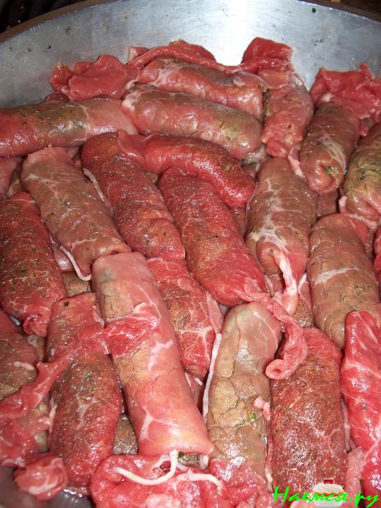 Мини рулетики из говядины 