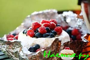 Сыр с лесными ягодами