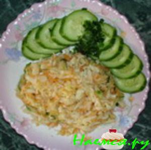 Капустный салат с огурцом и яблоком