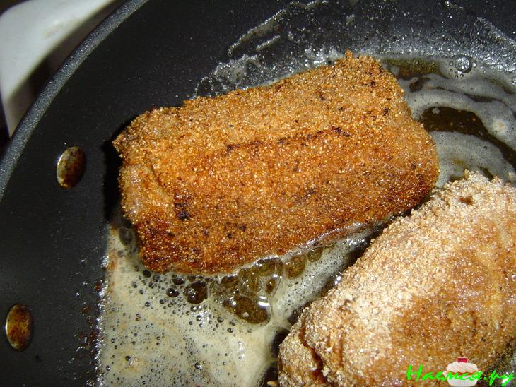 Рулетики из куриной грудки с плавленым сыром и зеленью