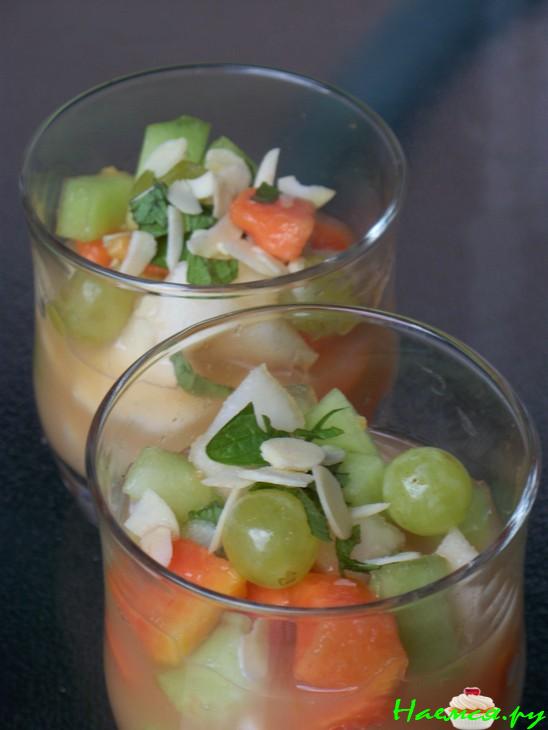 Салат фруктовый с Мартини  