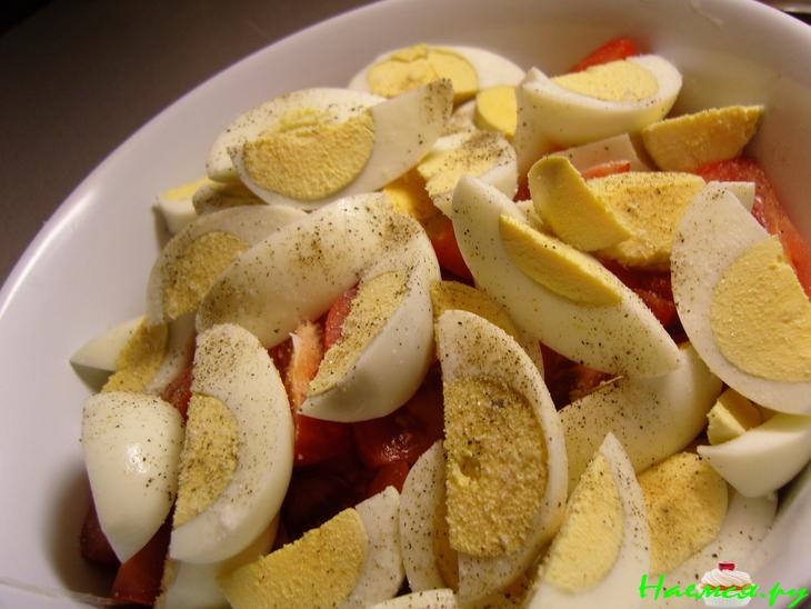 Салат с консервированной рыбой