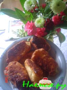 Пирожки творожные с квашеной капустой