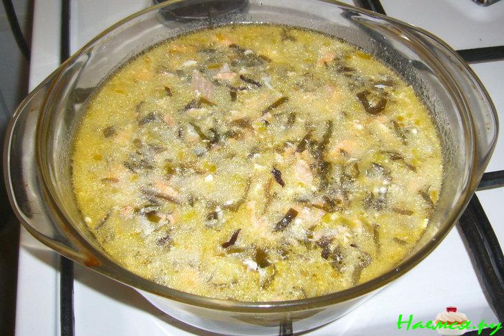 Суп рыбный густой с морской капустой и сыром