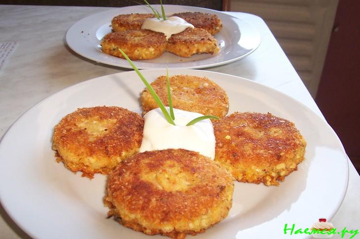 Крабовые котлеты с морковью и картофелем 