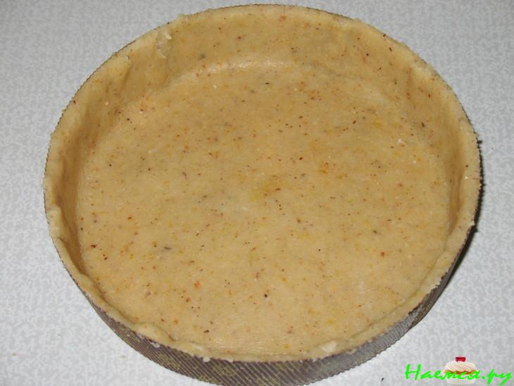 Айвовый пирог с марципаном