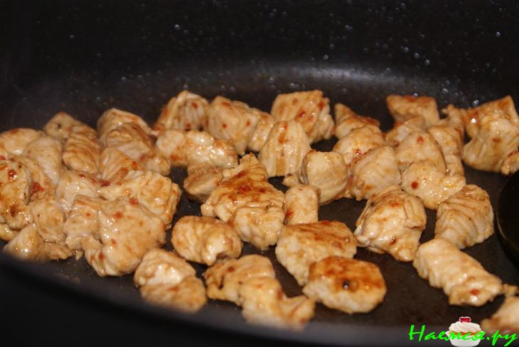 Салат из индейки с сельдереем и яблоком