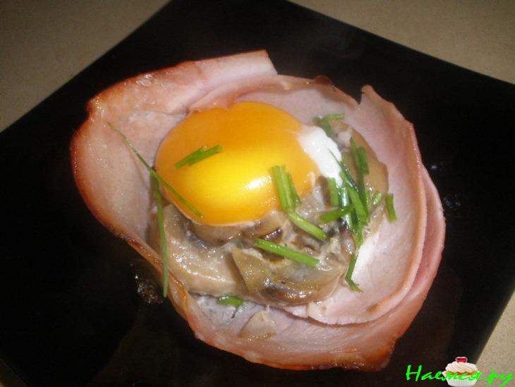 Вариант для завтрака. Яйца в ветчинных корзиночках Вариант для завтрака. Яйца в ветчинных корзиночках