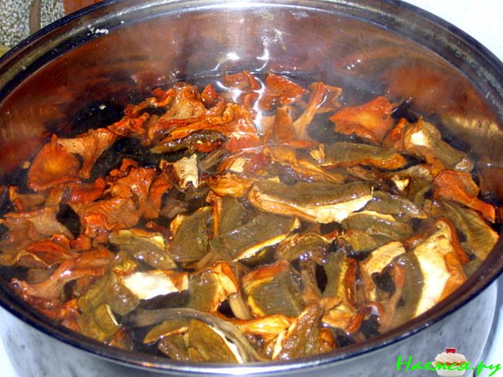 Суп из грибов ассорти из запасов Суп из грибов ассорти из запасов