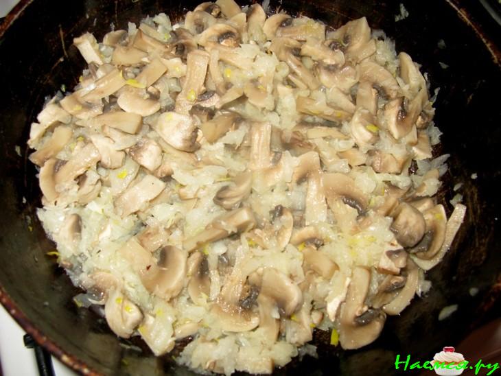 Судак с шампиньонами