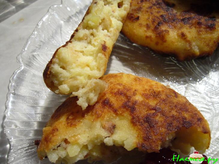 Не совсем обычные сырники с орехами и изюмом