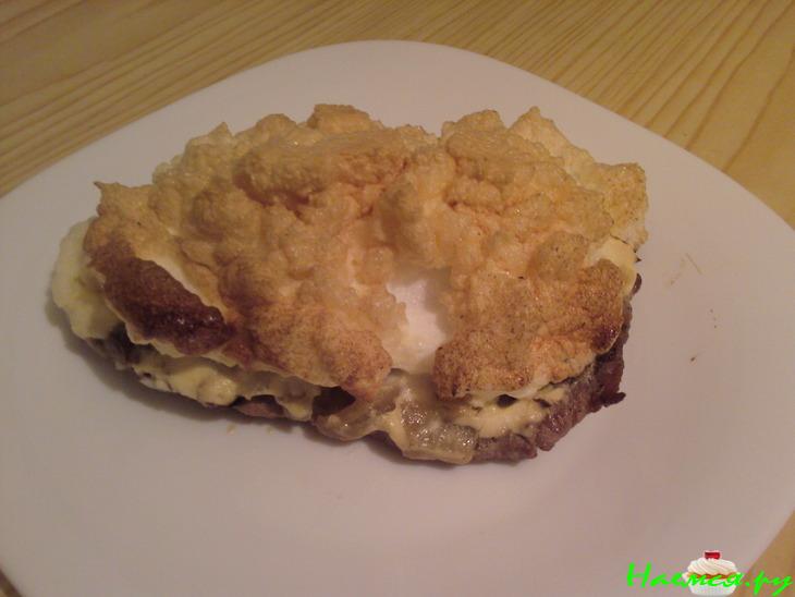 Свиная вырезка с помидорами и шампиньонами