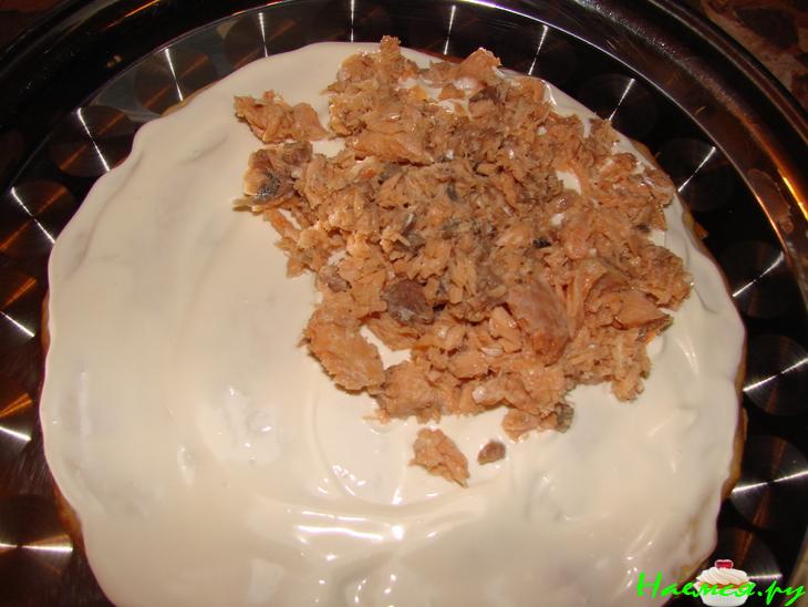 Торт "Закусочный" с лососем и творогом