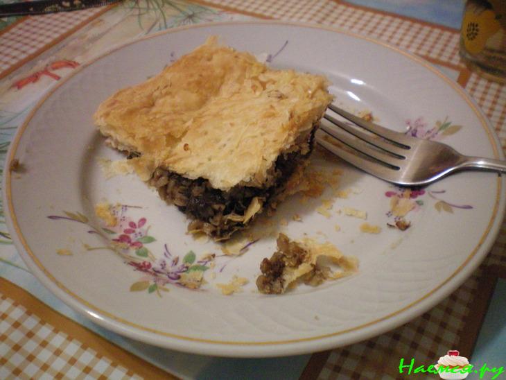 Слоеный пирог с грибами и гречкой