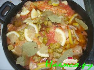 Курица по-испански с маслинами и лимоном