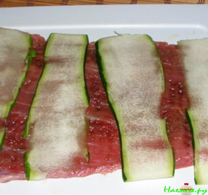 Говяжьи рулетики с начинкой Говяжьи рулетики с начинкой