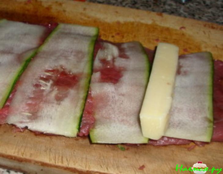 Говяжьи рулетики с начинкой Говяжьи рулетики с начинкой