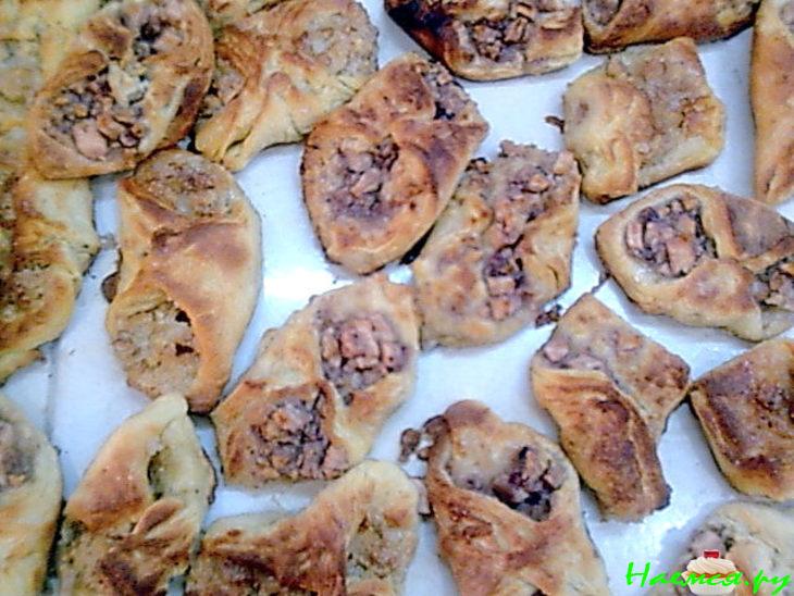 Слойка с яблоками и орешками