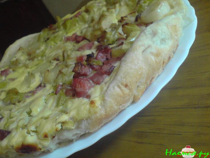 Яблочно-луковый киш с ветчиной