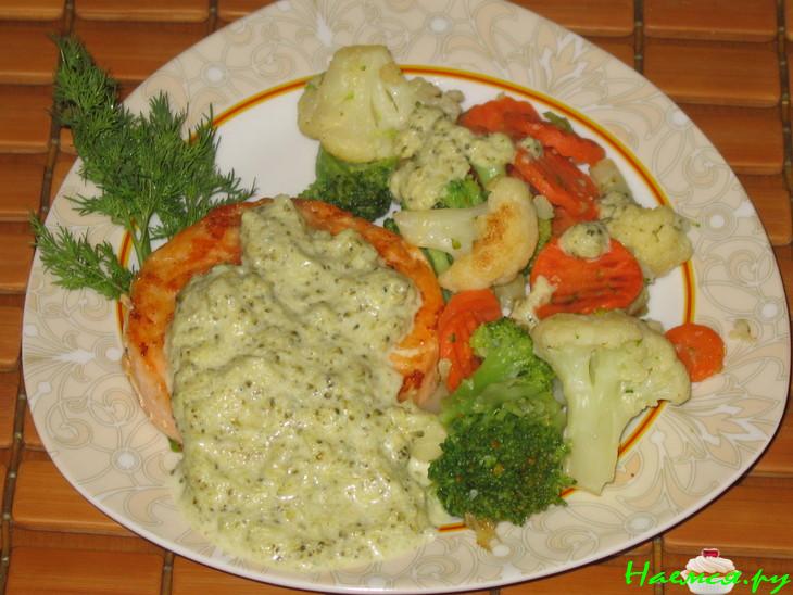 Норвежские медальоны под брокколевским соусом Норвежские медальоны под брокколевским соусом