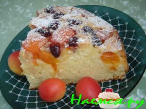 Творожно-абрикосовый пирог с черешней