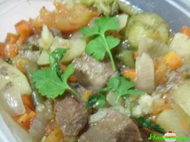 Мясо с овощами в горшочке