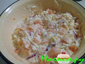 Салат "Крымский" с помидорами, луком т сыром