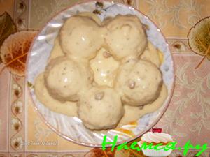 Кнедлики с соусом