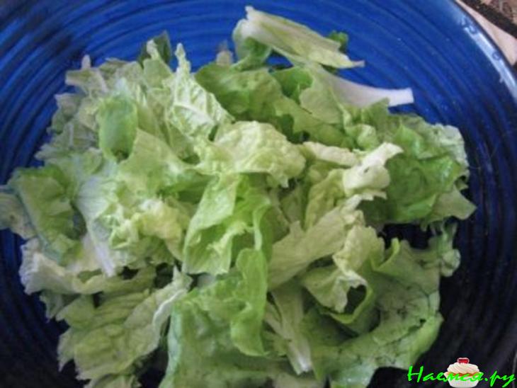 Салат Цезарь с курицей