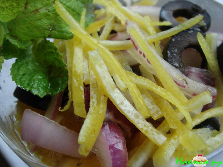 Салат с апельсином и маслинами