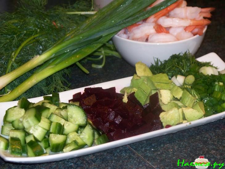 Холодный суп Свекольник с креветками