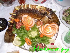 Запеченная рыба со сладкой начинкой