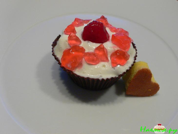 Шоколадные корзиночки с бисквитом и с кремом