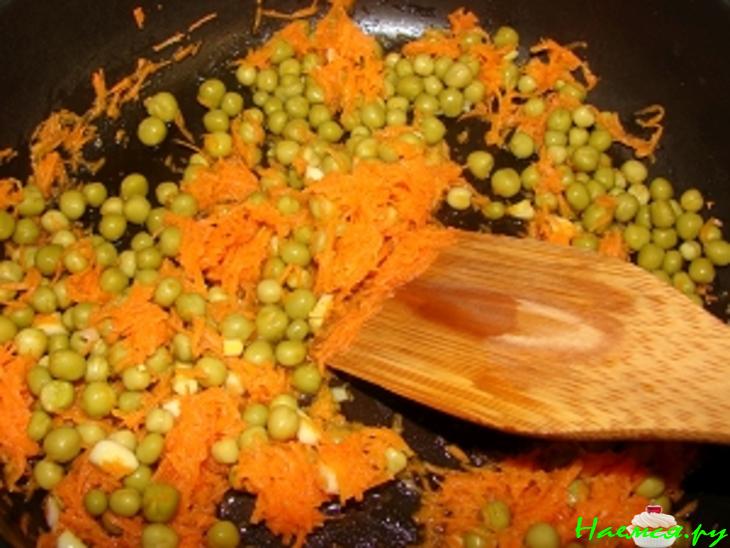 Жареный рис по-китайски Жареный рис по-китайски