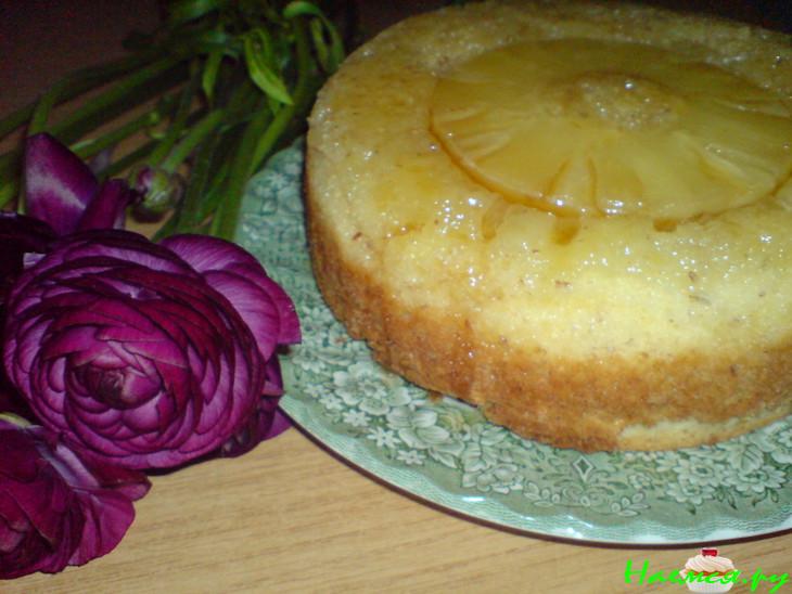 Тортики-малышки с ананасом под ананасовой карамелью Тортики-малышки с ананасом под ананасовой карамелью