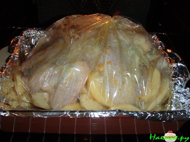 Нежная курочка запечённая в рукаве