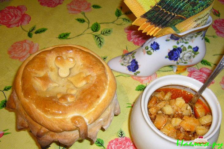 Жаркое в горшочках с рыбкой и грибами