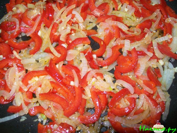 Мидии в восточном стиле и салат из пророщенного маша