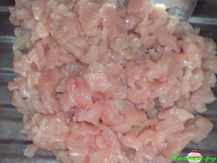 Рубленые котлеты из индейки со сметанно-маслиновым соусом